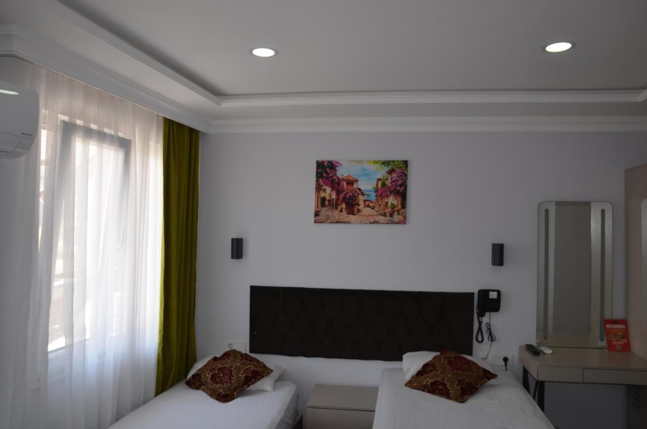The Reina Hotel Istanbul Exterior photo